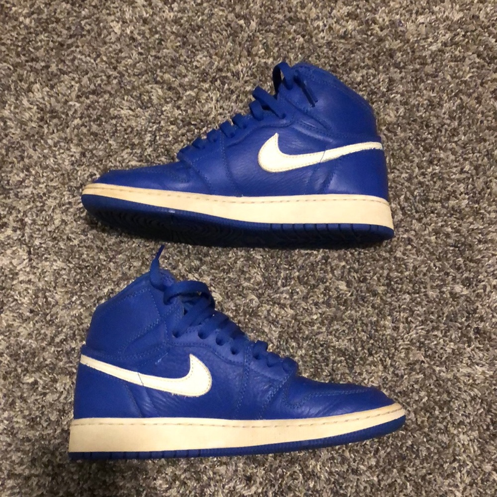 Air Jordan 1 Retro High OG GS ‘Hyper Royal’ - Picture 1 of 7